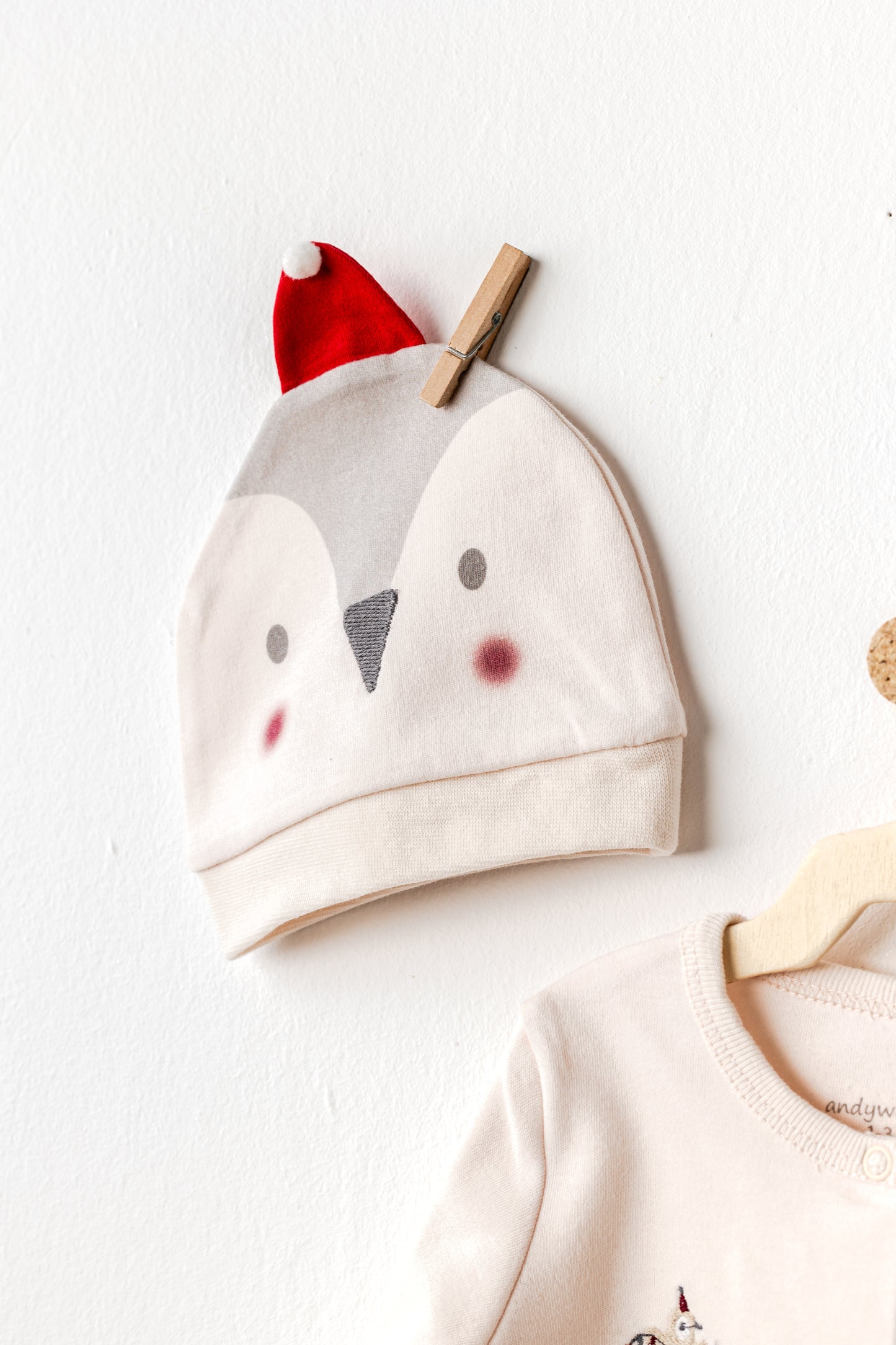 Shpihozë dhe Kapelë me motive Pinguini